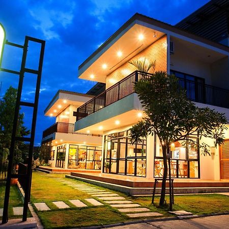 Yellow Moon Hotel Pattaya Eksteriør billede