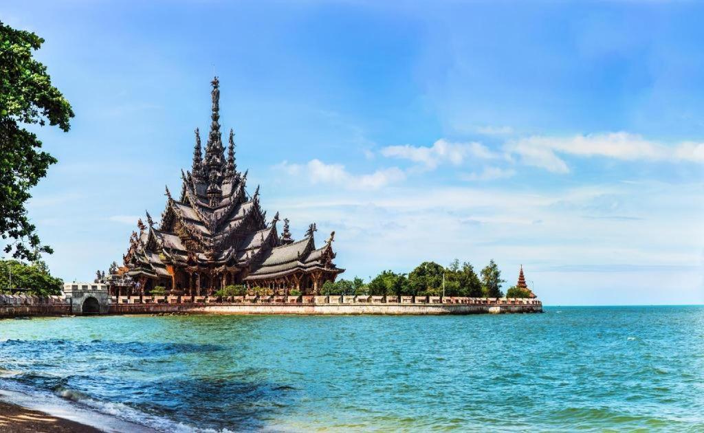 Yellow Moon Hotel Pattaya Eksteriør billede